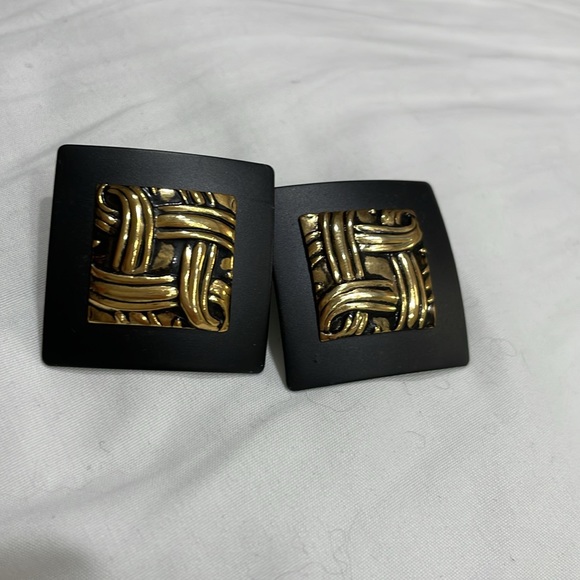 Black/gold tone square earrings - Picture 2 of 5